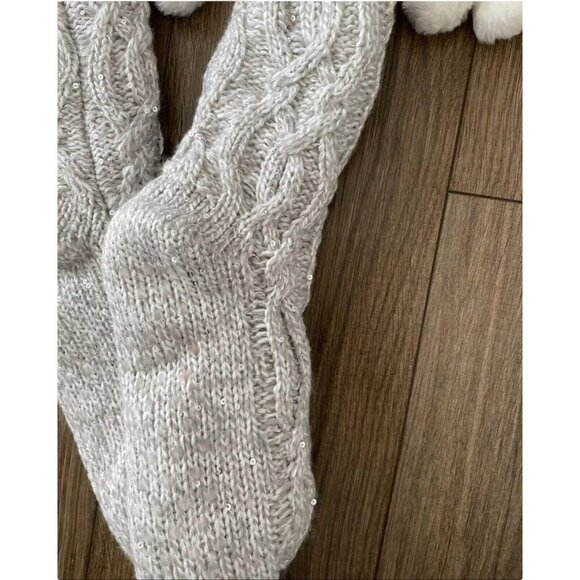 Joy Slipper Socks Grippers Gray Cable Knit Fur Lined Pom Poms One Size 5-10 - Picture 3 of 5